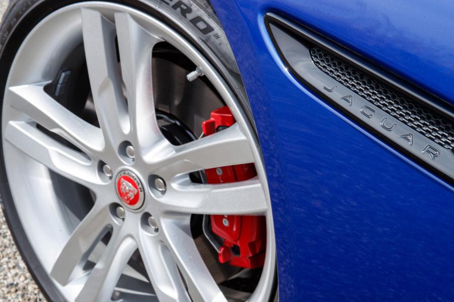 Колеса Jaguar XE P250 S R-Dynamic 2019 года  (WW) (фото 12 из 24)